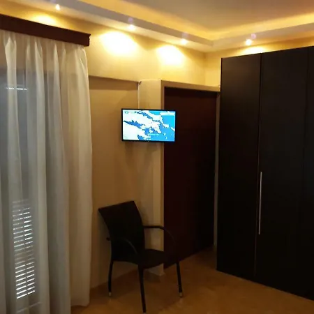 Jaguar Paralia Katerinis